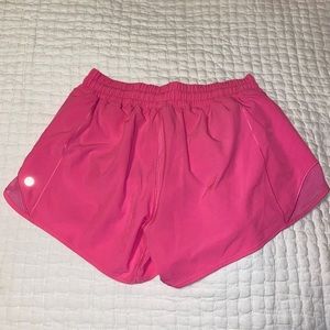 Lululemon Hotty Hot 4inch (long) short. Size 6!